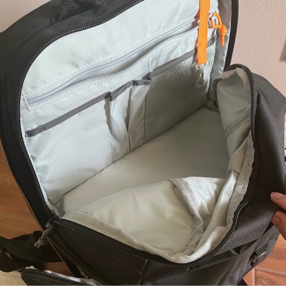 NWOT Lowepro Camera Bag - Picture 7 of 10